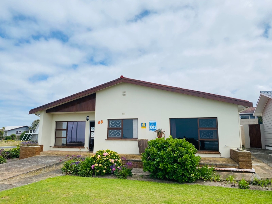 4 Bedroom Property for Sale in Sandbaai Western Cape